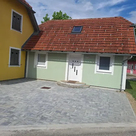 Apartma Zala פארק נופש